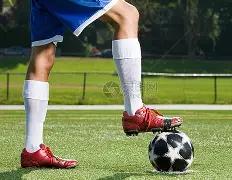 詹姆斯背身,强打篮下,单挑二人成,新葡京,新葡京app,新葡京娱乐,新普京赌场